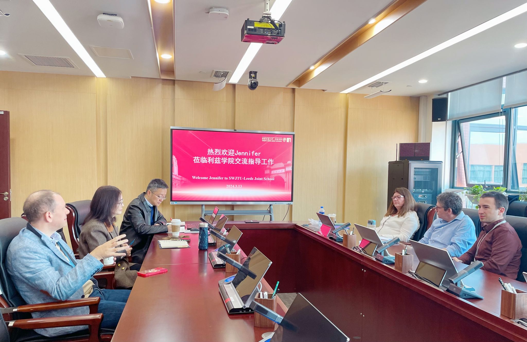 External Examiner Jennifer Macdougall Visits SWJTU-Leeds Joint School